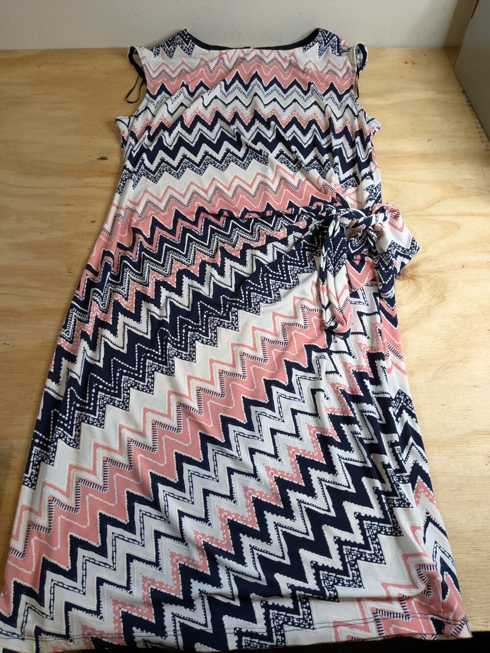 R & K Women's Dress Sz 12 Chevron Pink Blue Straight Knee Length Dress